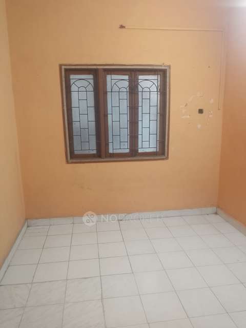 1 BHK Flat In Eswari Priya Apartment For Sale  In West Mambalam