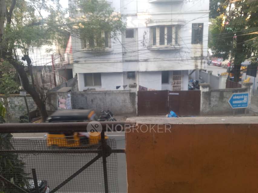 1 BHK Flat In Eswari Priya Apartment For Sale  In West Mambalam