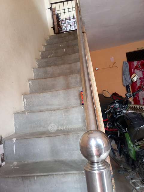 2 BHK Flat In Atar Singh Colony For Sale  In Sector 63