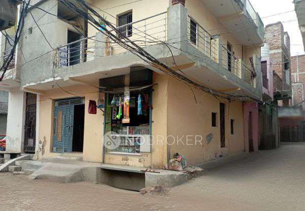 2 BHK Flat In Atar Singh Colony For Sale  In Sector 63