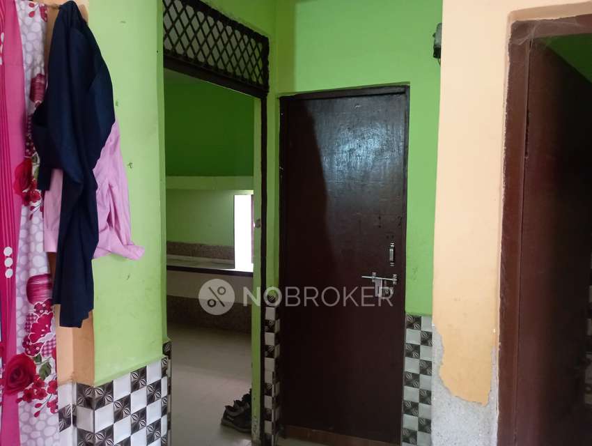 2 BHK Flat In Atar Singh Colony For Sale  In Sector 63