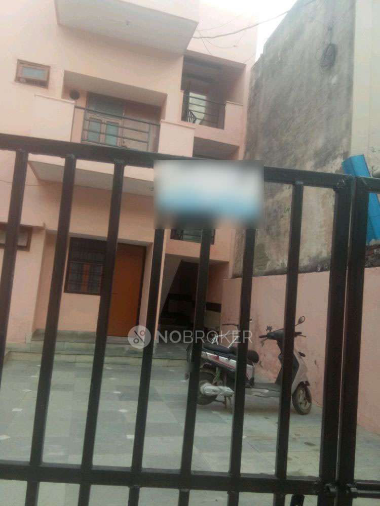 1 RK House for Rent  In Sector 17