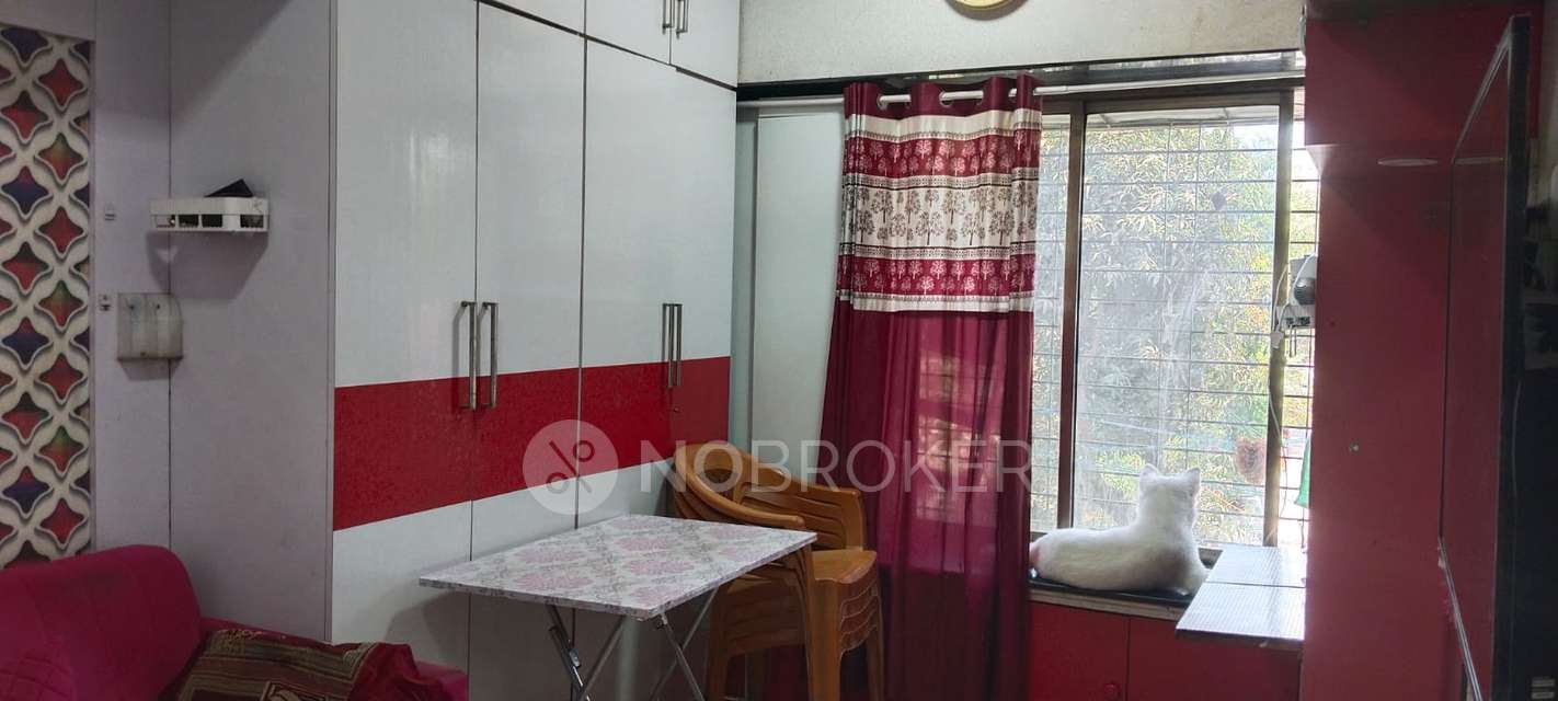 1 BHK Flat In Urvashi Chs For Sale  In Malad East