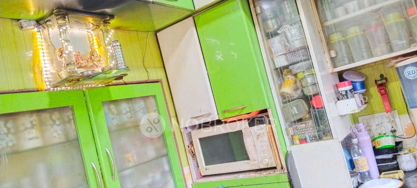 1 BHK Flat In Urvashi Chs For Sale  In Malad East