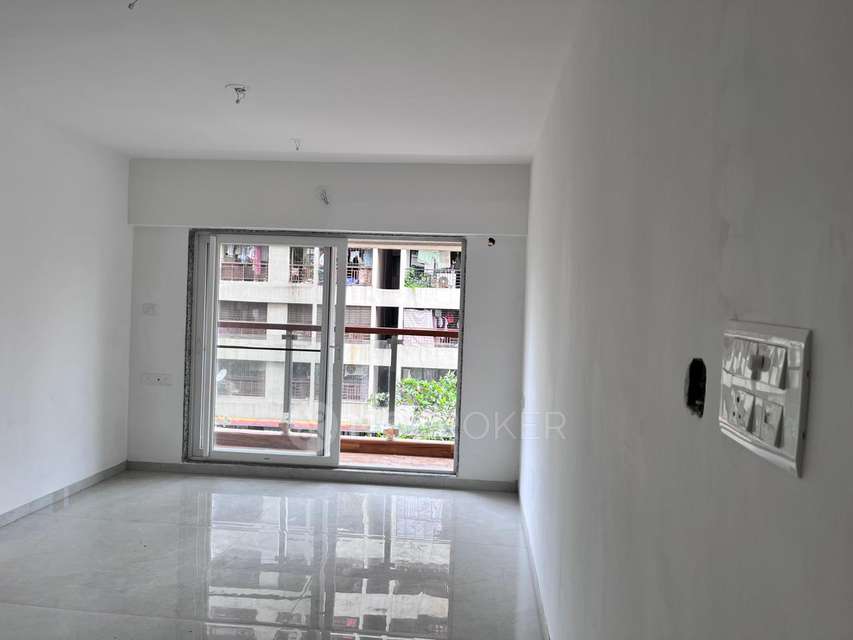 2 BHK Flat In Vaibhav Lakhsmi  Queens Park For Sale  In Chembur