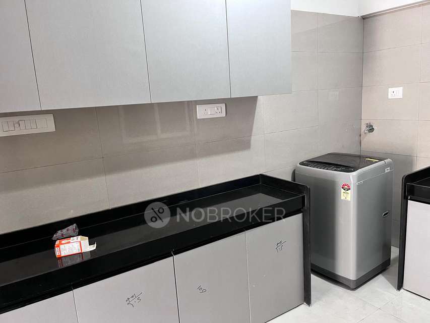 2 BHK Flat In Vaibhav Lakhsmi  Queens Park For Sale  In Chembur