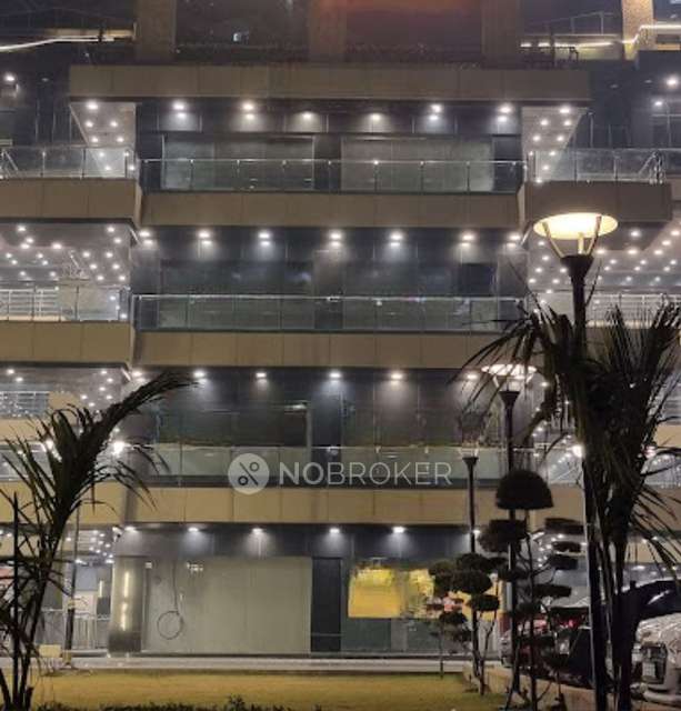 Shop in Gaur City 2, Noida for sale 