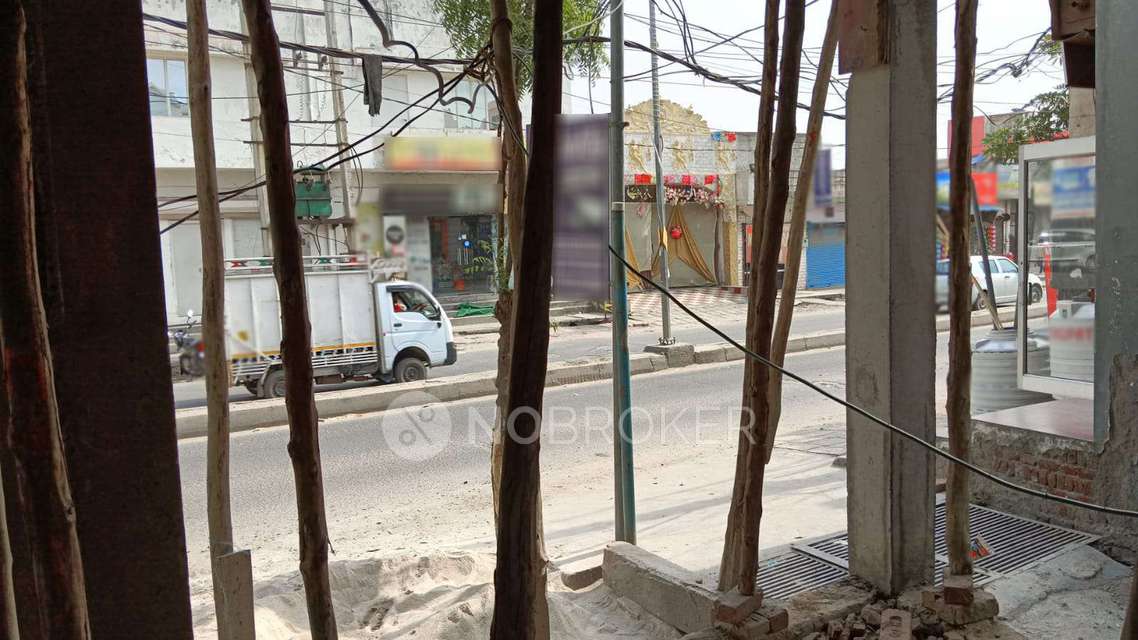 Showroom in Bahadurgarh, Delhi for Rent 