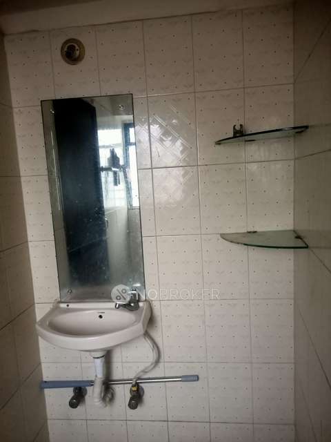 2 BHK Flat In Omkar Chs  For Sale  In Nehru Nagar, Kurla