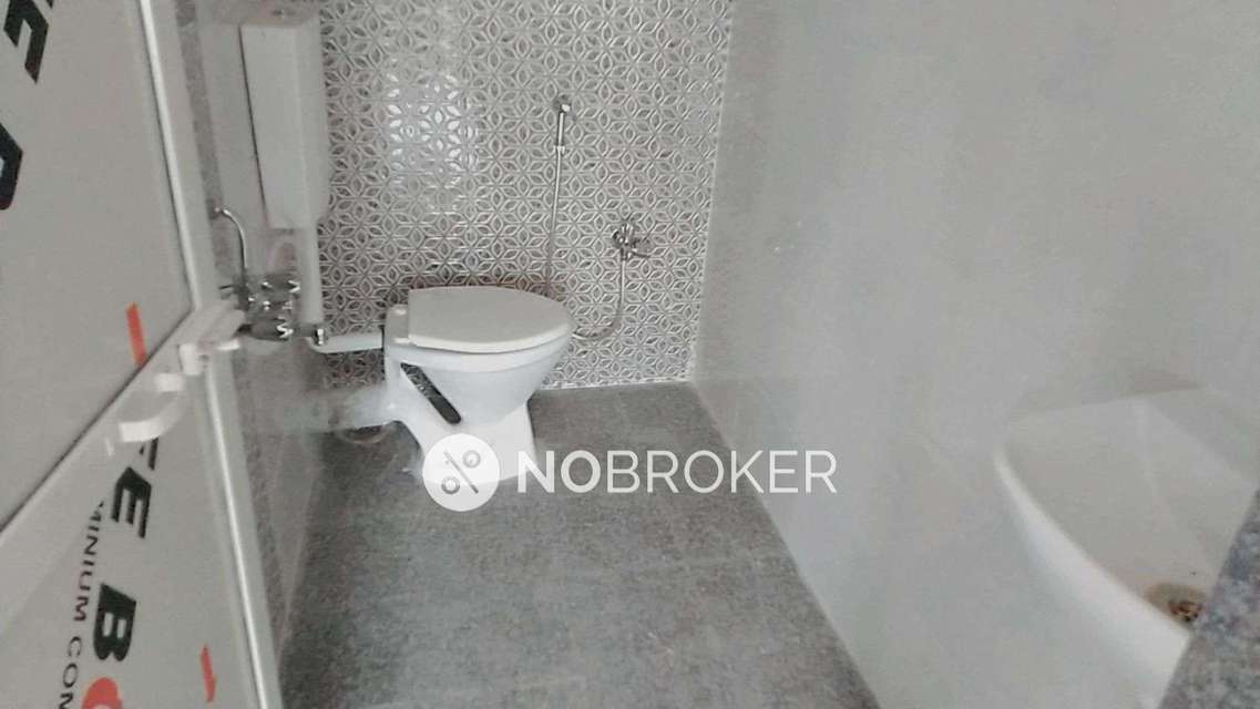 2 BHK Flat In Shreeji Nisarg For Sale  In Eranjad