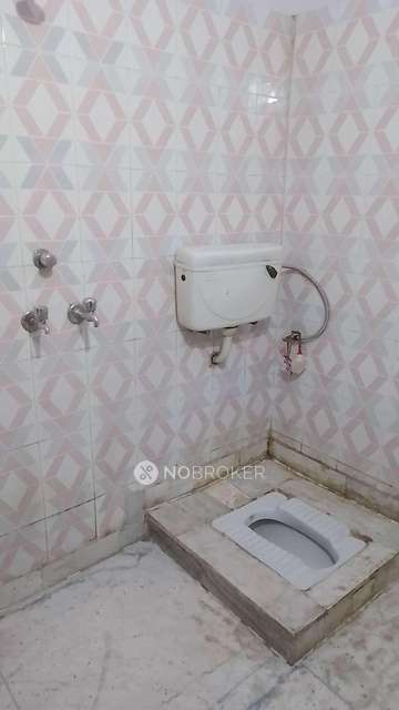 4+ BHK Flat For Sale  In Shadipur