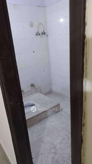 4+ BHK Flat For Sale  In Shadipur