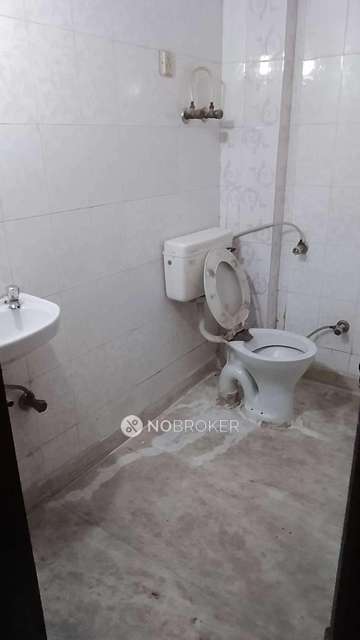 4+ BHK Flat For Sale  In Shadipur