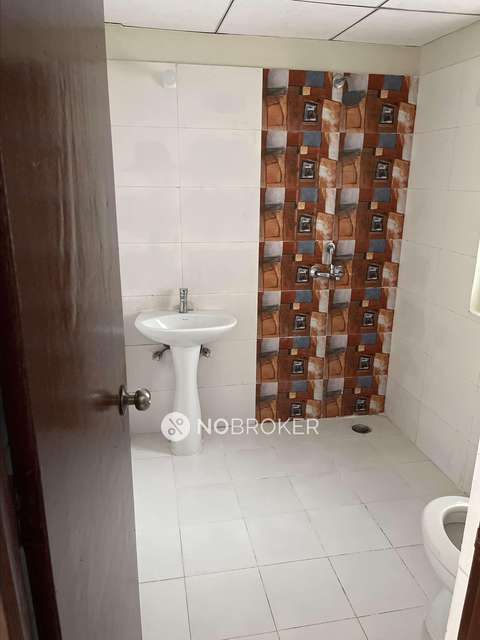 2 BHK Flat In Paramount Golf Foreste For Sale  In Surajpur