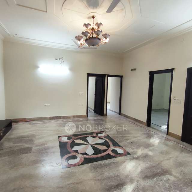 4 BHK Flat In Sharda Niketan Pitampura For Sale  In Pitampura