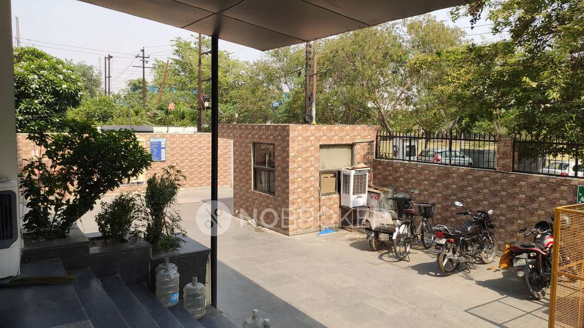 Industrial Building in Sector 80, Noida for Rent 
