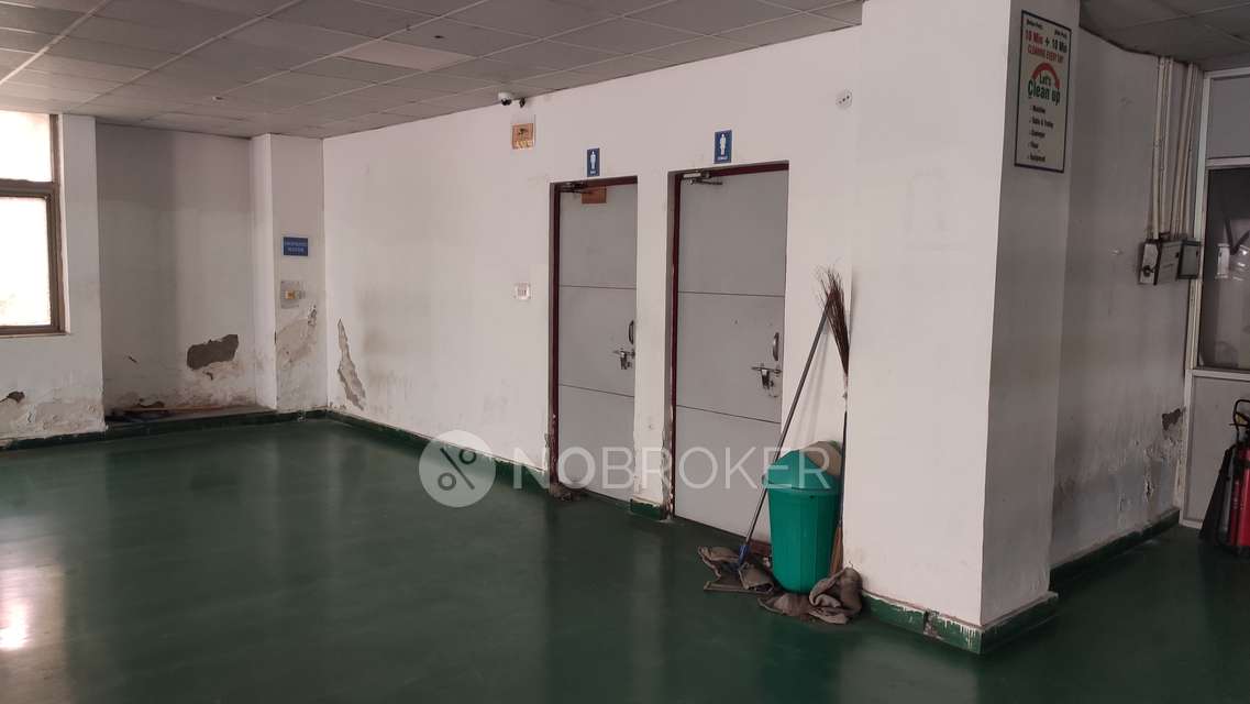 Industrial Building in Sector 80, Noida for Rent 