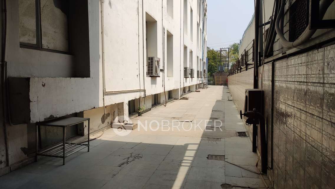 Industrial Building in Sector 80, Noida for Rent 