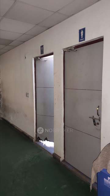 Industrial Building in Sector 80, Noida for Rent 