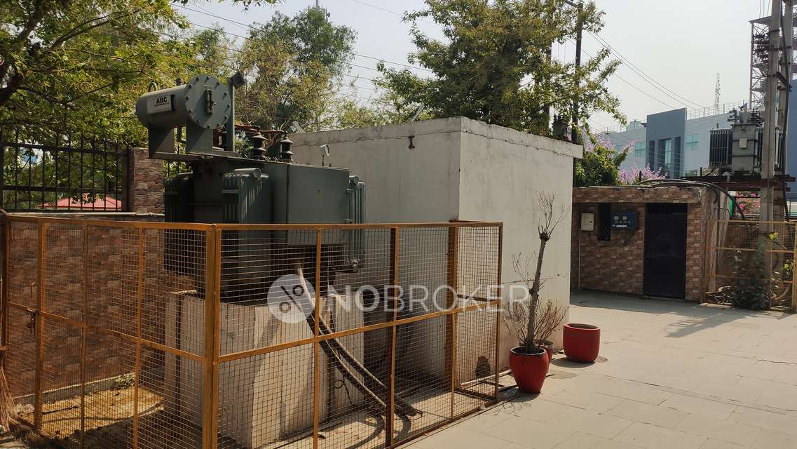 Industrial Building in Sector 80, Noida for Rent 
