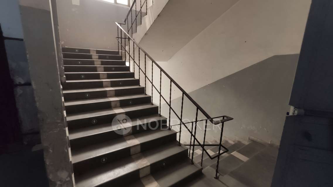 Industrial Building in Sector 80, Noida for Rent 