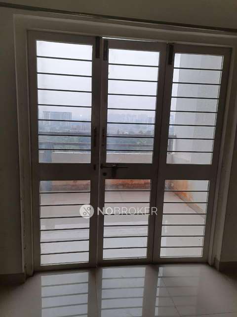 2 BHK Flat In Indraprabha Society For Sale  In Vikas Nagar