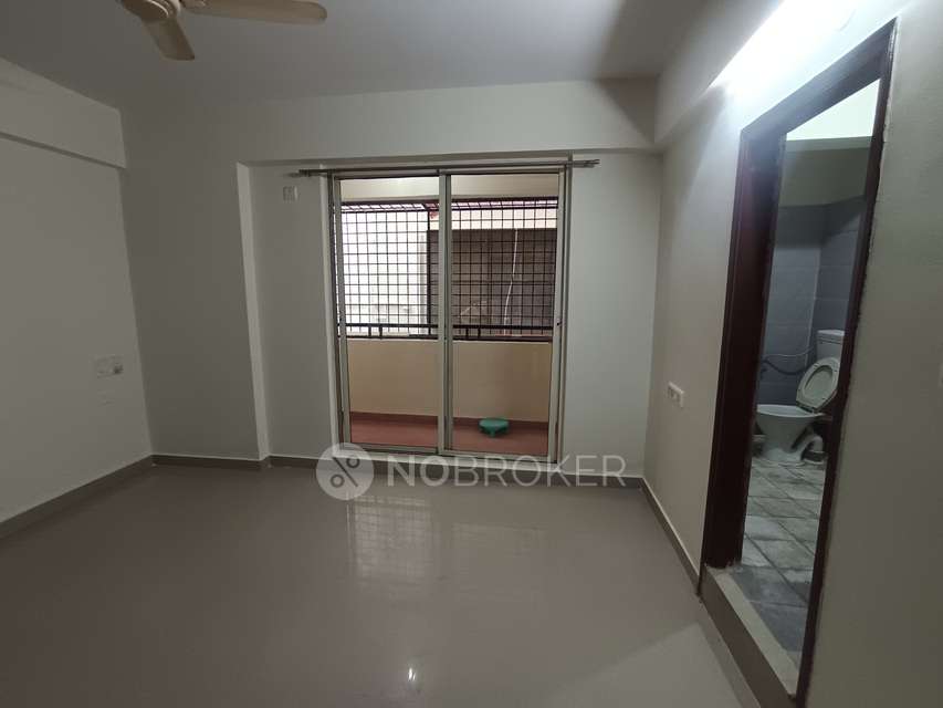 2 BHK Flat In Bm Glorietta For Sale  In Whitefield