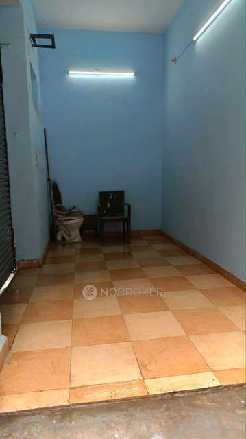 Shop in Shukar Bazar Rd, Delhi for Rent 