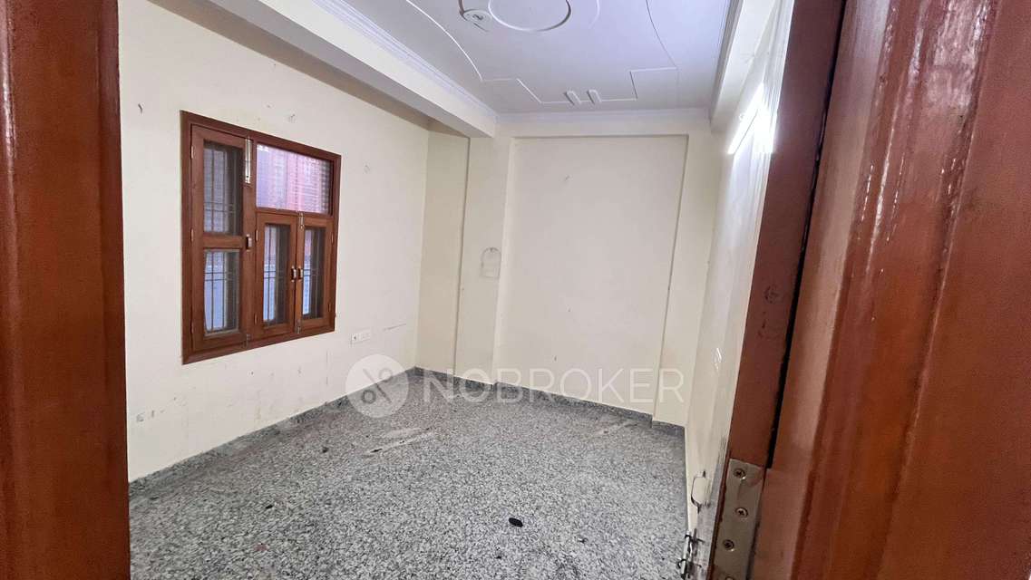2 BHK Flat In Standalone Building  for Rent  In Sagar Pur