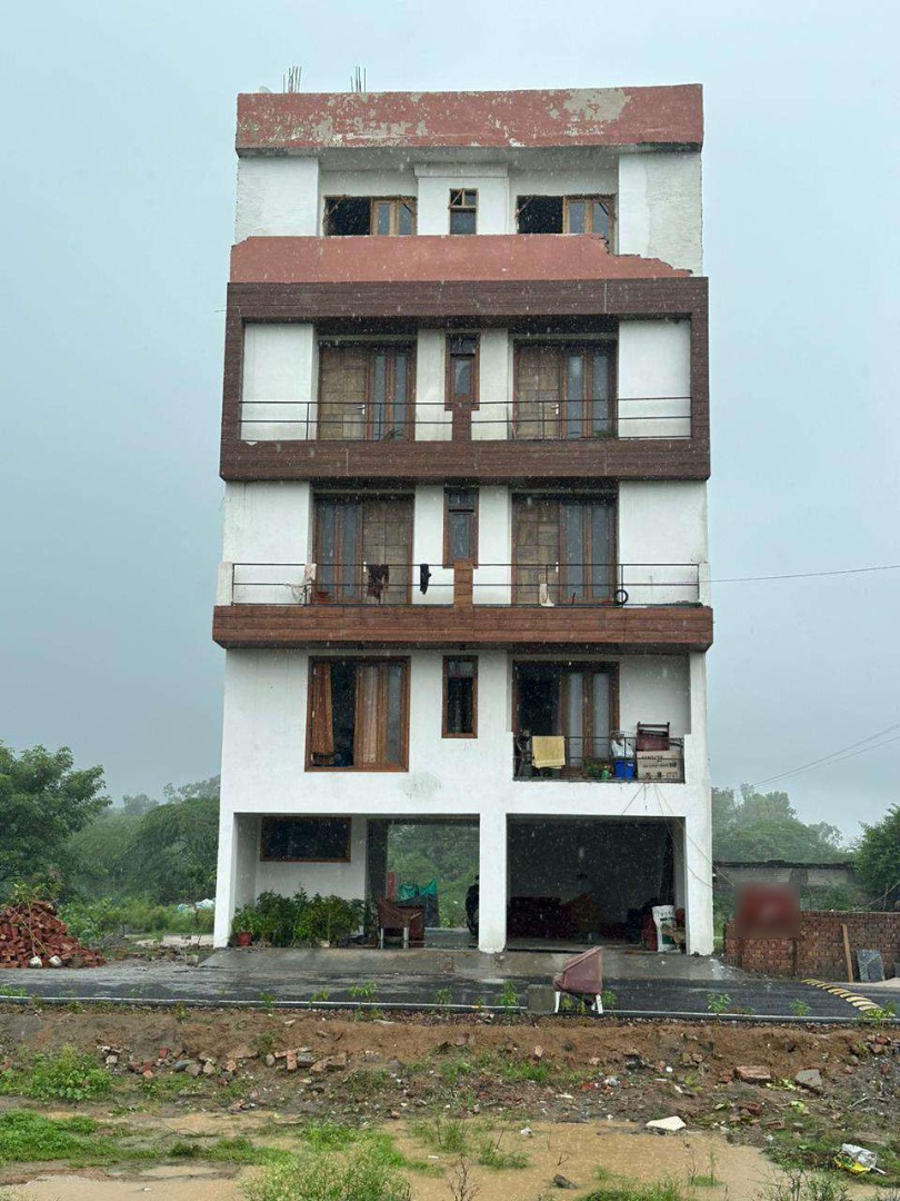 Royal Green Apartment