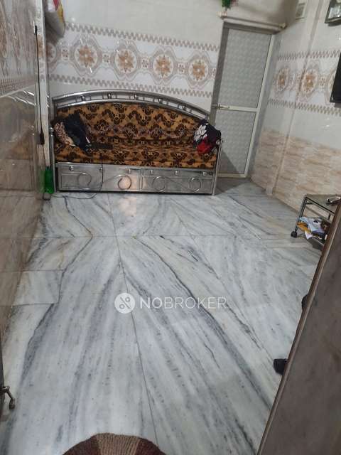 1 BHK House for Rent  In Kandivali West