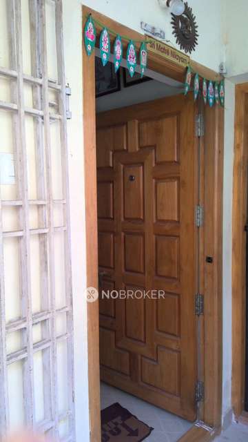 2 BHK Flat In Shree Apartments For Sale  In Madipakkam