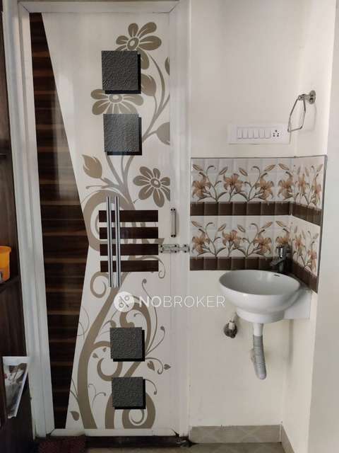 2 BHK Flat In Shree Apartments For Sale  In Madipakkam