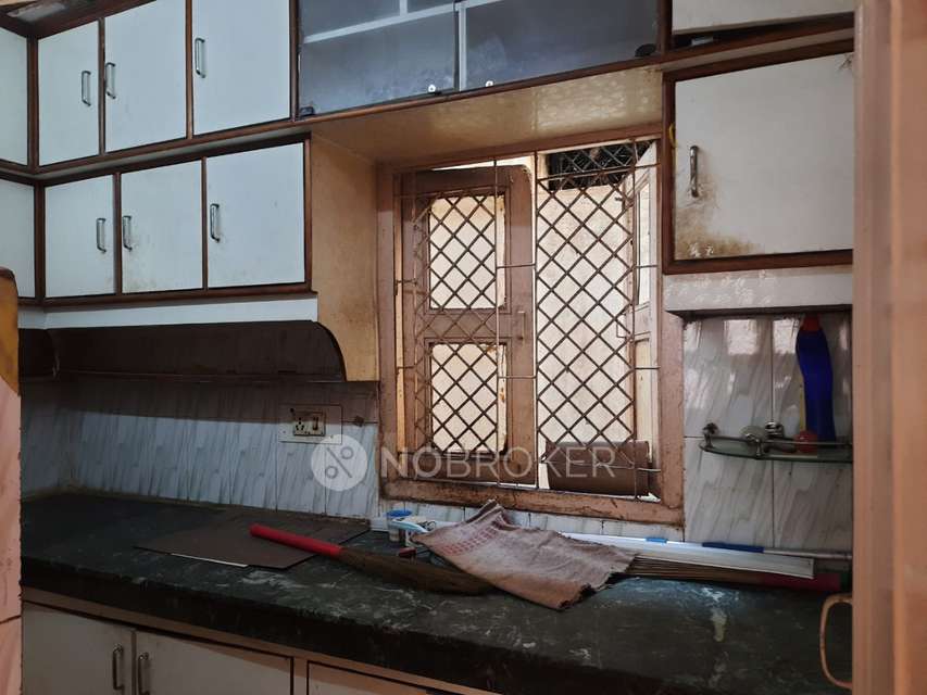 2 BHK Flat In Standalone Building  for Rent  In Laxmi Nagar