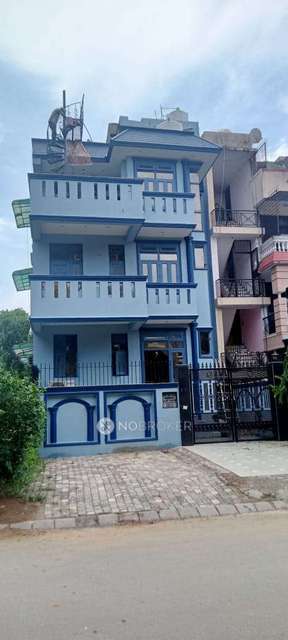 4+ BHK House For Sale  In  Sector 54