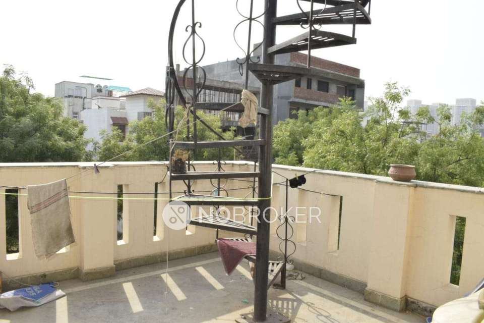 4+ BHK House For Sale  In  Sector 54