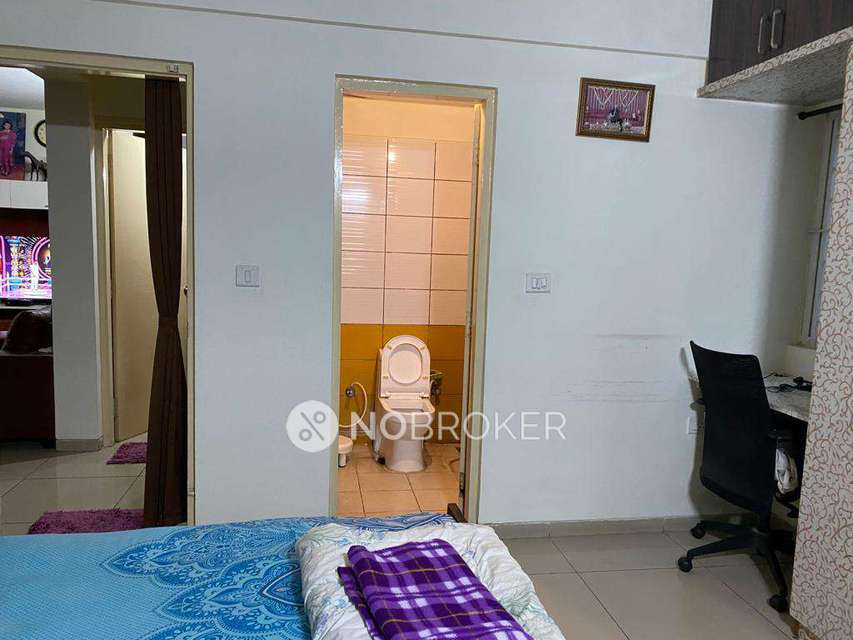 3 BHK Flat In Gr Shruthi Nivas, Singasandra For Sale  In Singasandra