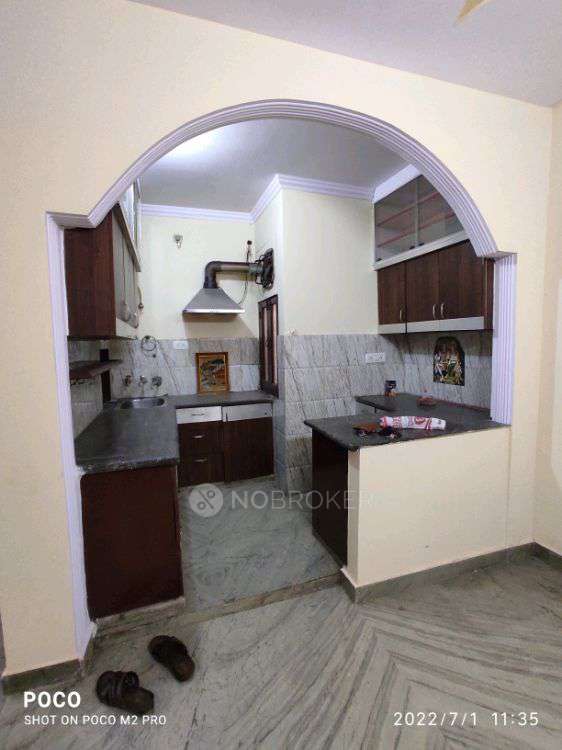 Stand Alone Building Shahdara Rent WITHOUT BROKERAGE Semifurnished 2