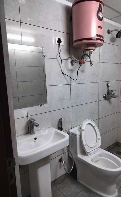 2 BHK Flat In Gulshan Botnia For Sale  In Sector-144