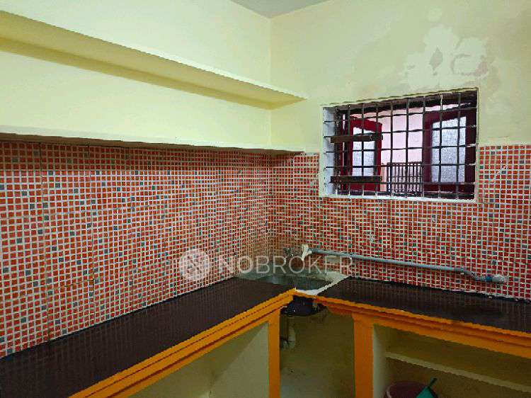 1 BHK Flat In Kumaran Flats For Sale  In Valasaravakkam