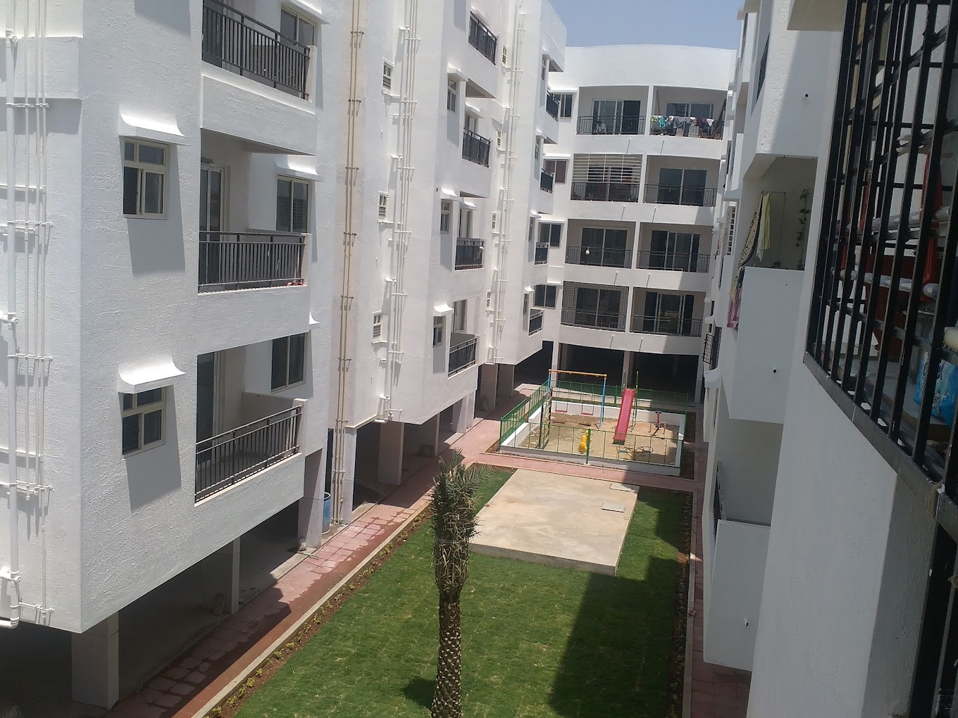 Shravanthi Paramount