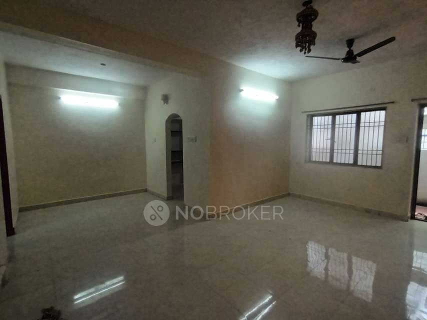 2 BHK Flat In Shri Ganga Flats For Sale  In Valasaravakkam