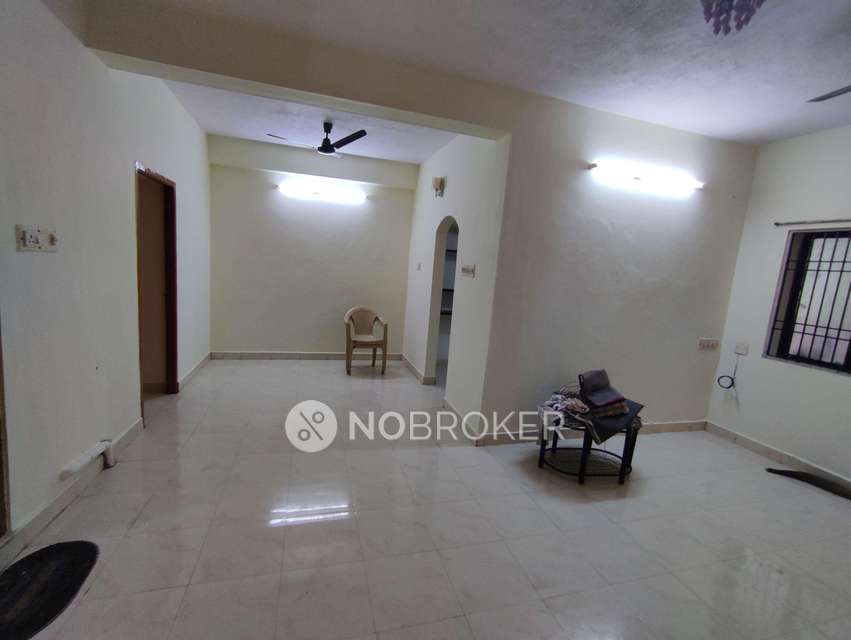 2 BHK Flat In Shri Ganga Flats For Sale  In Valasaravakkam