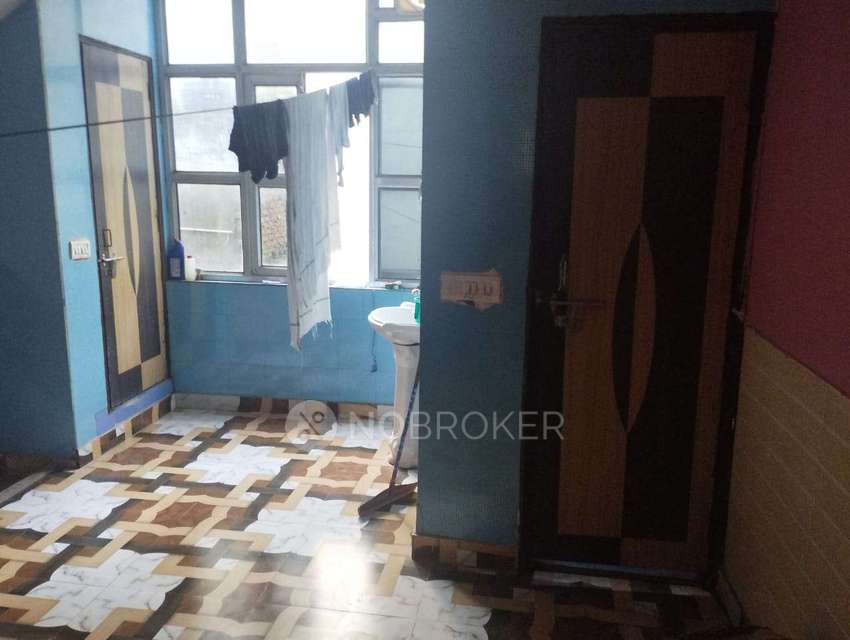 4+ BHK Flat For Sale  In Razapur Khurd