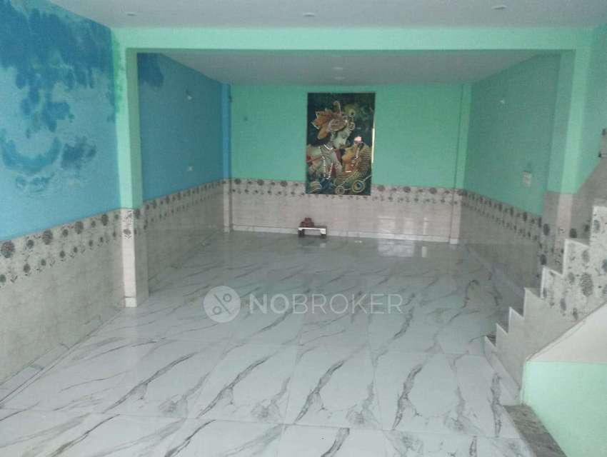 4+ BHK Flat For Sale  In Razapur Khurd