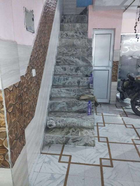 4+ BHK Flat For Sale  In Razapur Khurd