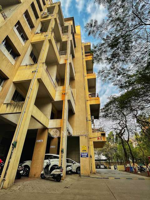 1 BHK Flat In Kumar Pinnacle For Sale  In Tadiwala Road, Sangamvadi, Pune, Maharashtra 411001, India