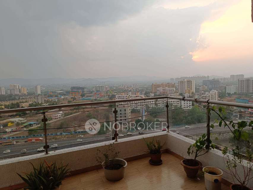 2 BHK Flat In Kohinoor Grandeur for Rent  In  Ravet