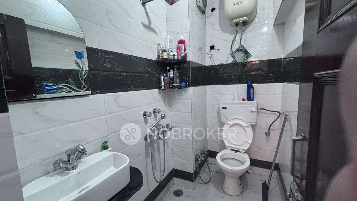 3 BHK Flat In Ankur Apartment  For Sale  In Paschim Vihar