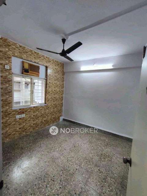 2 BHK Flat In Omsatyavinayak Chs For Sale  In Borivali West